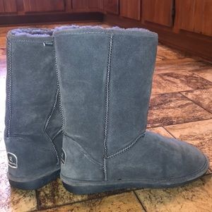 grey Bearpaw boots women’s 10